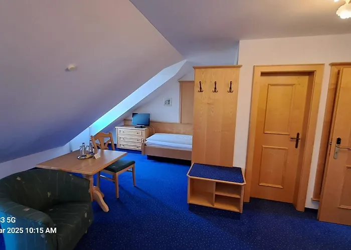 Zu Den Linden Hotel